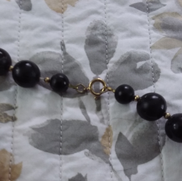Vintage red..black..gold  wood bead necklace - Picture 3 of 3